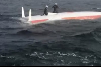 „На граници могућег“ – морнар 16 сати провео у преврнутом чамцу на Атлантику, успјешно спашен