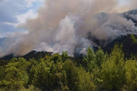 Gori kod Trebinja, čule se i detonacije