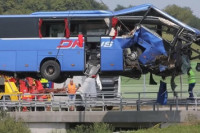 Oba vozača poljskog autobusa stradala u nesreći