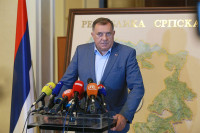 Dodik: Mladima još po 100 KM u prvoj polovini septembra