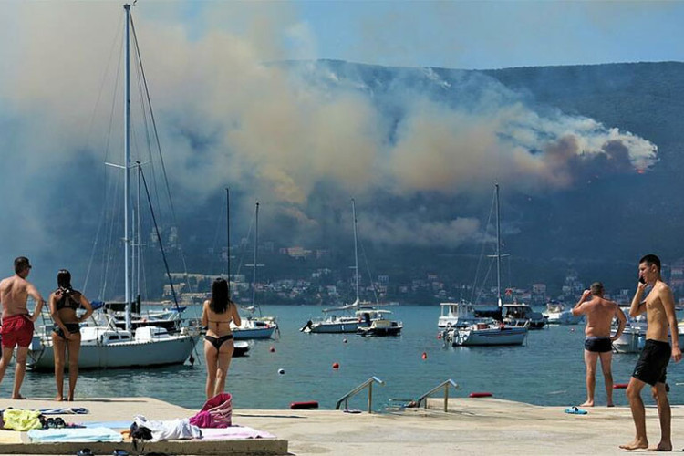 Dio požara u Njivicama pod kontrolom