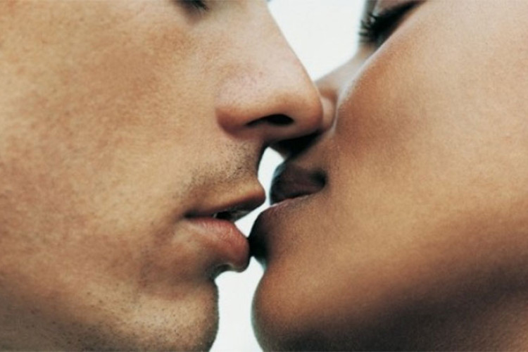 I migliori segni di bacio astronomico, ci sei?