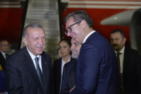 Erdogan stigao u Beograd, Vučić ga dočekao na aerodromu