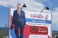 Nesvakidašnji predizborni plakat u Višegradu: SNSD-ov kandidat "iskočio" iz okvira bilborda