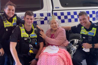 Бака је прослављала 100. рођендан када су на прославу упали полицајци и ставили јој лисице