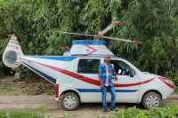 Индијац аутомобил претворио у хеликоптер, изнајмљује га за свадбе