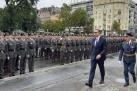 Вучић: Србија неће дати ни педаљ своје земље