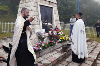 Tri decenije od ubistva 42 srpska civila i vojnika na papratnoj njivi