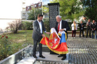 Обновљен споменик гимназијалцима страдалим у НОР-у