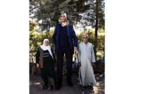 Султан Косен висок је 2,51 метар и највиши је човјек на свијету