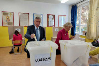 Радмановић гласао у бањалучкој Основној школи “Иво Андрић”