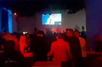 Veselje u štabu SNSD-a, Dodik pjevao „Romaniju" VIDEO