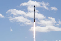 Lansirana raketa Spejs eks, Ruskinja jedan od kosmonauta