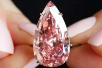 Оборен свјетски рекорд: Ово је најскупљи дијамант у боји