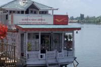 Indija: Jedina plutajuća pošta u svijetu već 200 godina dostavlja pisma ljudima u Kašmiru