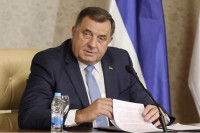 Dodik o članici CIK-a: Lažnim suzama prikriva stvarni susret sa Šarovićem