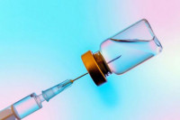 Оснивачи Бионтеха: Вакцина против канцера могућа до 2030.
