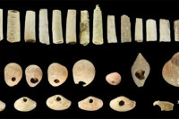 Senzacionalno otkriće italijanskih arheologa – homosapijens je pravio nakit