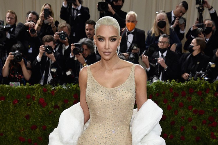 Kim Kardashian deve pagare una multa di 1,26 milioni di dollari per aver promosso la criptovaluta