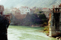 На данашњи дан прије 29 година срушен је Стари мост у Мостару