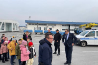 Zanimljiv susret Dodika sa mališanima na sarajevskom aerodromu