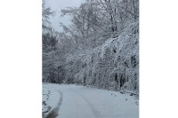 Zimska idila u Stratinskoj: Prvi snijeg zabijelio više dijelove Banjaluke