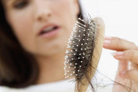 Tri trika koja će vam pomoći u borbi protiv opadanja kose