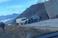 У стравичном судару три возила погинуо мушкарац ФОТО