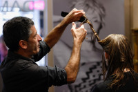 Белгијанци рециклирају косу одсјечену у фризерским салонима