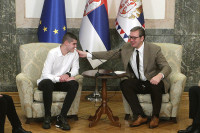 Vučić ponudio posao mladiću koji je od Vidovdana bio u zatvoru u Prištini