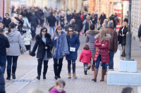 Sunčano uz umjerenu oblačnost i malo hladnije