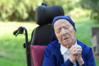 Умрла најстарија особа на свијету, 118-годишња часна сестра из Француске