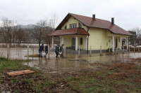 Izlila se Drina u Karakaju, poplavljena dvorišta i podrumske prostorije