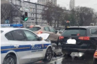 Policijskim vozilom se zabio u pasata