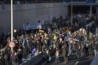 Hag: Klimatski aktivisti blokirali put, policija uhapsila učesnike protesta