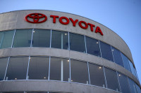 Тојота саопштила да је лидер глобалне продаје аутомобила трећу годину заредом