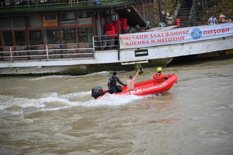 Plivanje za Časni krst