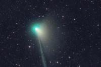 Зелена комета појавиће се на ноћном небу први пут од каменог доба