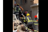 Црногорски спасиоци извукли жену из рушевина у Турској