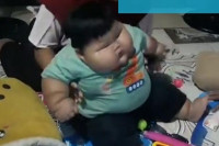 Najkrupnija beba na svijetu ima 28 kilograma: Očeve stvari su mu premale