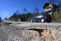 Put Saračica - Čokorska oštećen, za obnovu niko nije nadležan