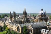 Оксфорд забрањује интимне односе између академика и студената