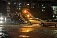 "Pauk" se prevrnuo dok je dizao automobil