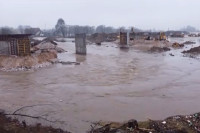 Lašva se izlila, poplavila kuće i probila nasip gradilišta brze ceste (VIDEO)