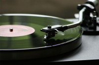 Prvi put nakon 35 godina: Gramofonske ploče prodate u više primjeraka od CD-ova