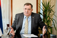 Dodik: Prihvatam da medijska zajednica pravi Zakon o medijima