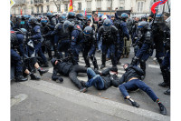 Tokom protesta zbog penzione reforme u Pariz uhapšeno 217 ljudi