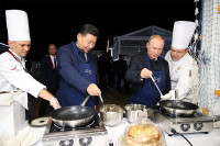 Kad Putin i Si Đinping prave palačinke - filuju ih kavijarom VIDEO