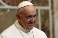 Papa Franja primljen u bolnicu sa respiratornom infekcijom