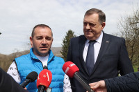Badnjari dobili novi krov nad glavom, čestitke i pokloni od Dodika